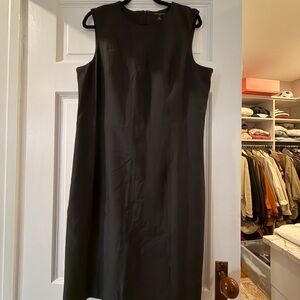 Banana Republic Black Sleeveless Midi Dress